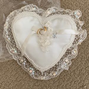 Vintage Ring Bearer Heart-shaped Pillow